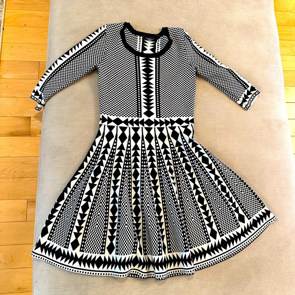 Geometric print sweater dress